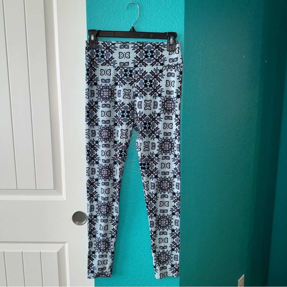 LuLaRoe Blue Leggings with Geometric Design
